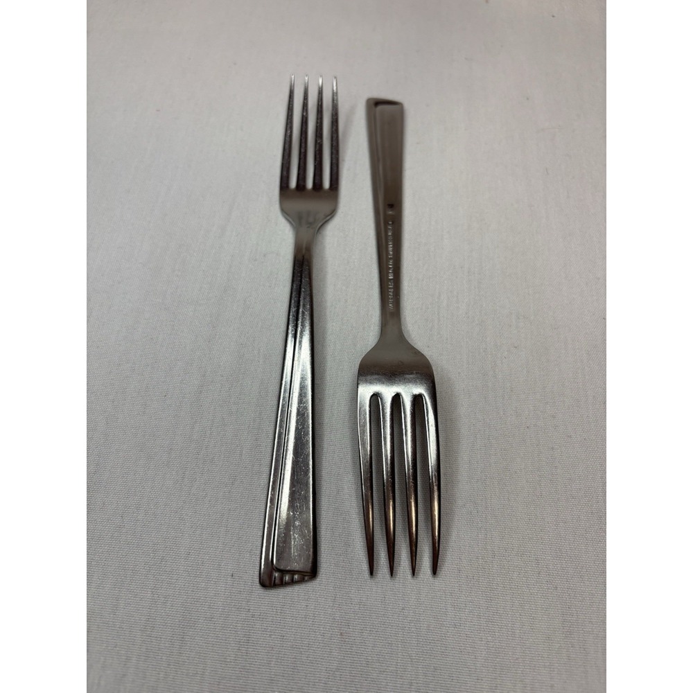WM Rogers Stainless Steel Forks Set of 2 Silver Solid Handle